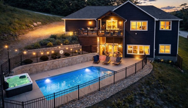 Private Heated Pool Hot Tub Kayak Lake Views