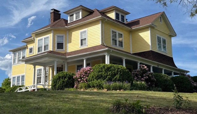 Prospect Hill on Main: Historic Inn in Downtown Waynesville, NC
