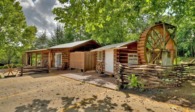 Quaint & Cozy Millhouse with Working Water Wheel