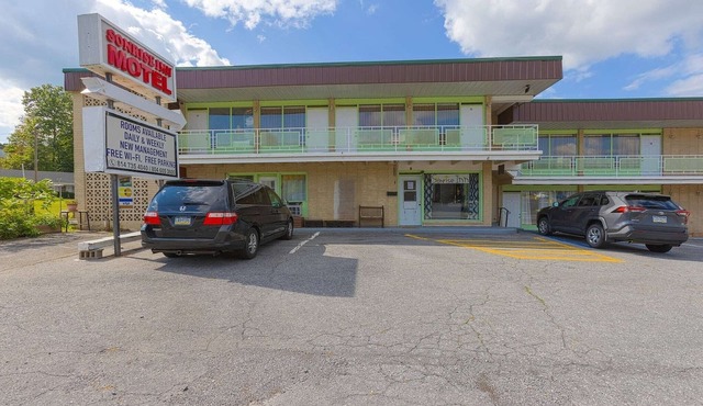 Queen Bed|Non-Smoking in Breezewood