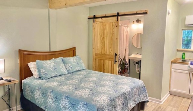 Queen Kitchenette by the Bay #14 in Panacea