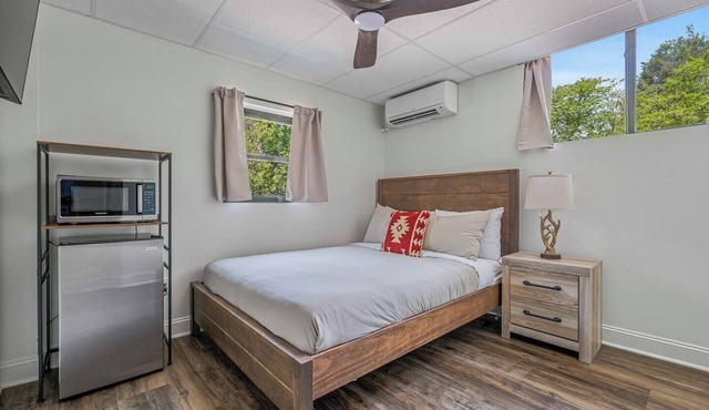 Queen Standard Suite