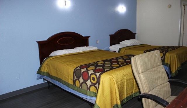 Relax Inn in Canton