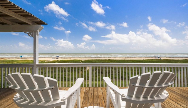 Relaxing Beachfront Escape in Galveston