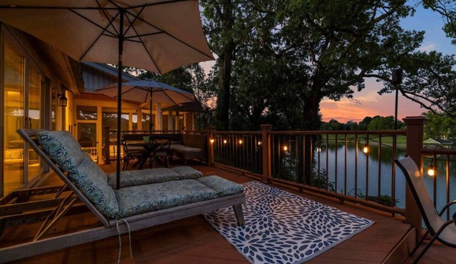 Relaxing Lakefront Retreat w/Hot Tub & Dock