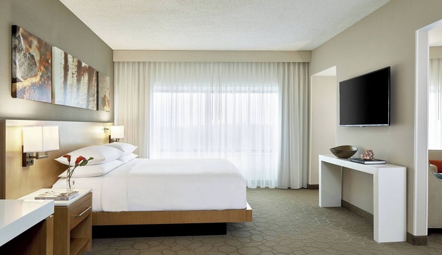 Renaissance Chicago Glenview Suites Hotel in Glenview
