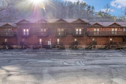 Riverfront Lodge