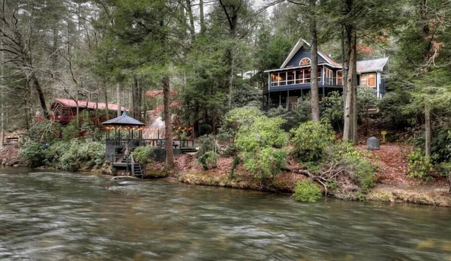 Riverside Hideaway | $229 Off Your Stay! in Blue Ridge