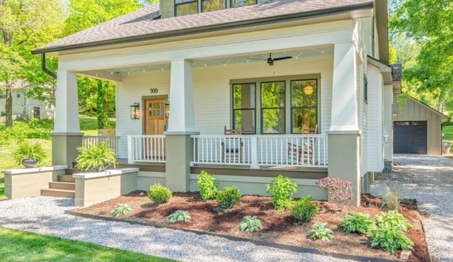 Rocky Top Retreat - 3BR/2.5BA Craftsman bungalow in SoKno!