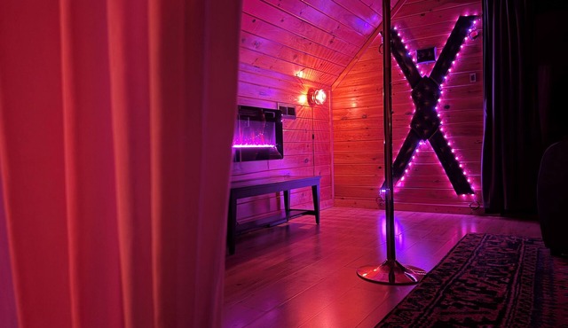ROMANCE+HONEYMOONER+INFRARED SAUNA+POOL+HOT TUB SPA+LUSH PRIVATE VIEWS