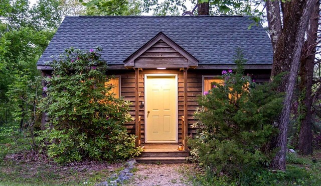 Romantic Glamping Getaway in Love, Virginia's Natural Beauty