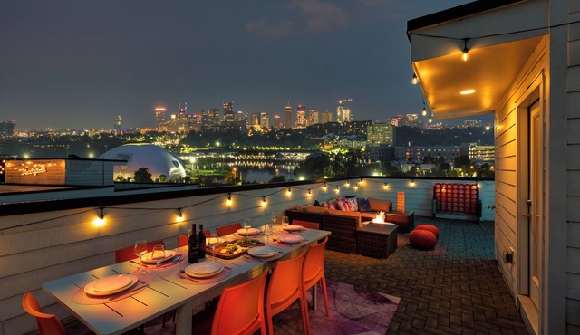 Rooftop Fire pit, 5 min to Broadway