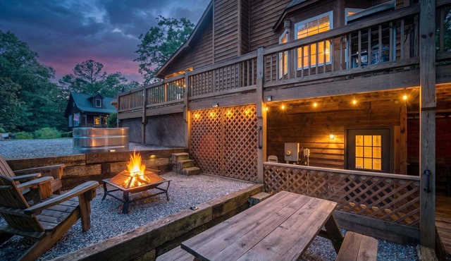 Rosen Retreat | 3BR Cabin with hot tub, pool, game room, and fireplace