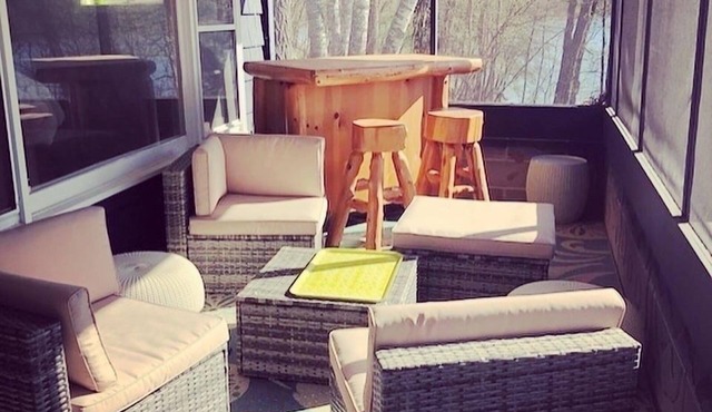 Rustic Bunkhouse on Lake Ossawinnamakee with lots of amenities! in Pequot Lakes