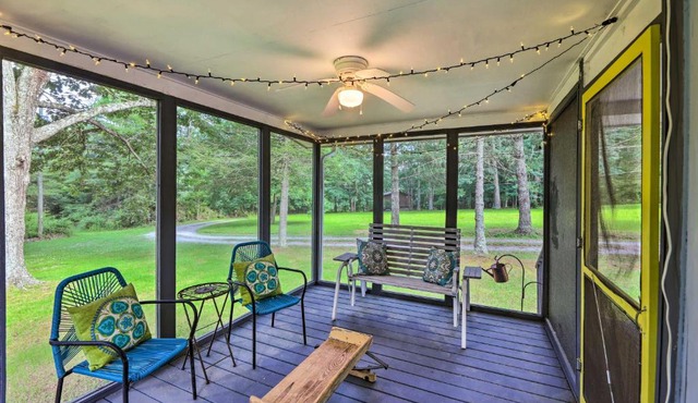 Rustic Hideaway w/Fire Pit < 1 Mi to River! in Hillsboro