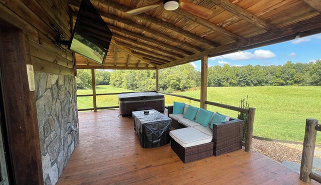 Rustic Tobacco Barn Cabin in the heart of Yadkin Valley Wine Country
