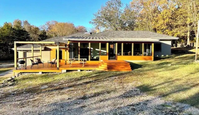 Secluded Lakefront Cabin on Tenkiller Lake! in Park Hill