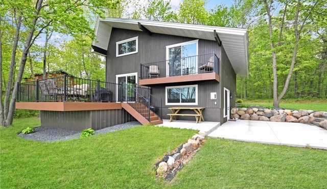 Serene pet-friendly lakefront cabin near Brainerd in Merrifield
