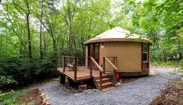 Serene Yurt Retreat near Pisgah National Forest in North Carolina