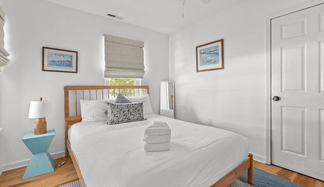 Shem Shack-old Village, 5 Mins to Beach in Mount Pleasant