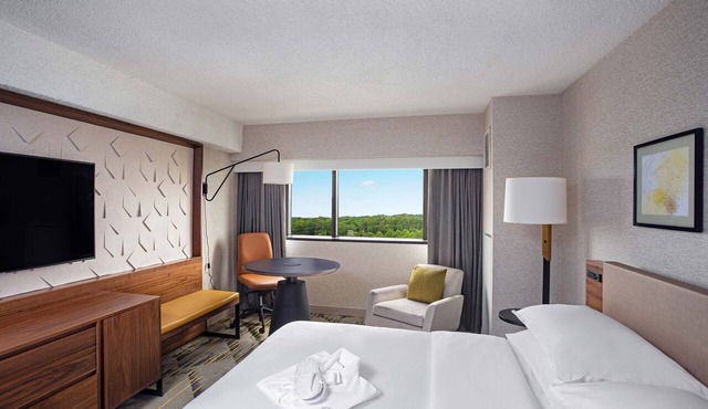 Sheraton Edison in Edison