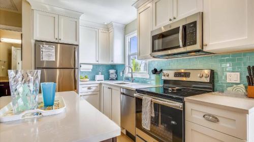 Shipyard Treasure by AvantStay in Key West