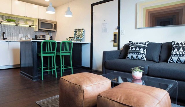 Sleeps 8 4 Sobro Suites w/Kitchens & Art, Walk to Broadway by Avantstay