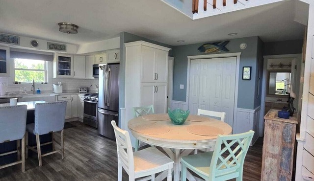 Slice of paradise in Salvo, NC. Pet-Friendly & 5 minute walk to the beach! in Salvo