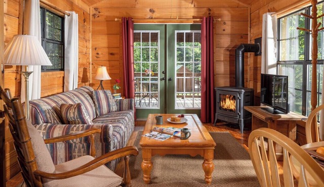 Smoky Mountains Cabin | Engadine Inn & Cabins