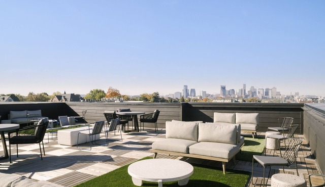 Sonder The Lookout | Spacious Four-Bedroom Apartment w/Balcony