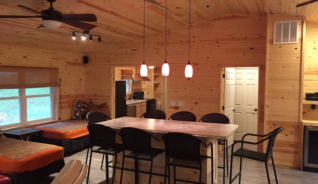 South Grand Lake Front with Hot Tub near Disney & New Circle Drive in Eucha