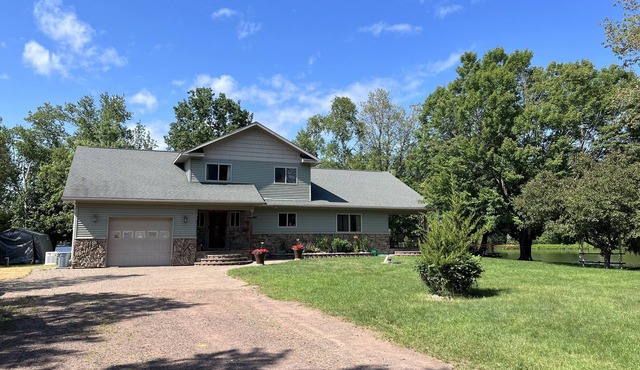 Spacious 3 bed/3 bath Lake Home sleeps 12 in Gwinn