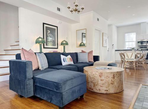 Spacious 3-Floor Downtown Retreat - Prime Location in Savannah