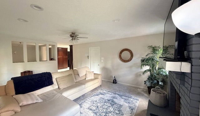 Spacious 3BR Retreat Near Dayton – Quiet, Comfortable & Family‑Ready