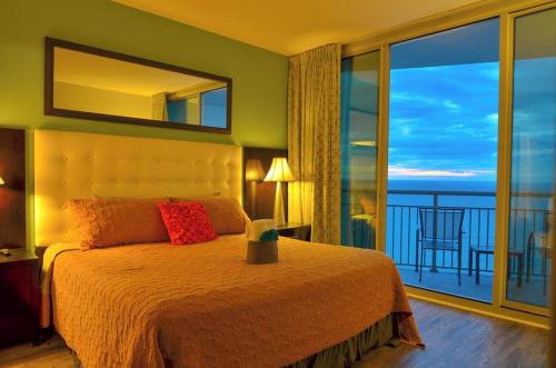 Spacious 5-Bedroom Oceanfront Condo in Myrtle Beach