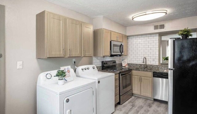 Spacious & comfort 1bedroom apartment with balcony