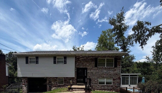 Spacious home in friendly neighborhood. Near hospitals, sports, downtown.