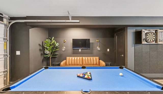 Spacious home near East Nashville with rooftop and game room