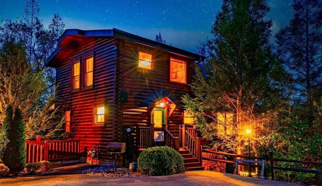 Stunning Log Cabin with Movie Theatre & Hot Tub near Arts and Crafts District in Gatlinburg, TN in Gatlinburg