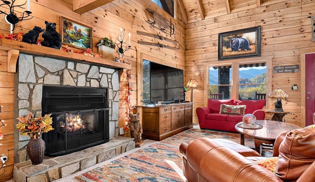 Summer special ! Log cabin with mountain View, Hot Tub, Pool Table, sleeps 10