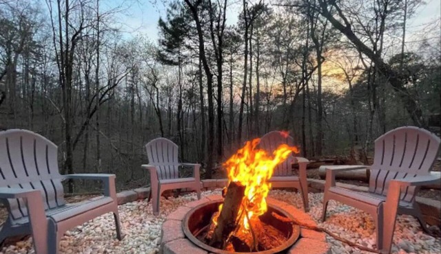 Sunset View Cabin - Private Hot Tub - Pet Friendly - Fire Pit - Resort Amenities