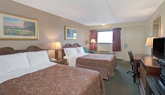 Super 8 by Wyndham Shelby in Shelby