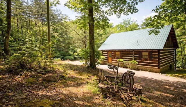 The Angler | Dog-Friendly Log Cabin, Hot Tub, Pond