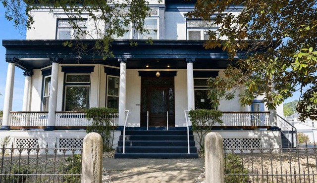 The Bavarian Inn 6 Chic 1 BDR in Covington