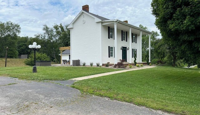 The Claxton house a Greenup county Historic home built in 1864 with hot tub