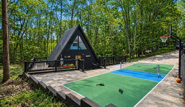 The Cozy-A - Pickleball - Sauna - Fire Pit - Hot Tub