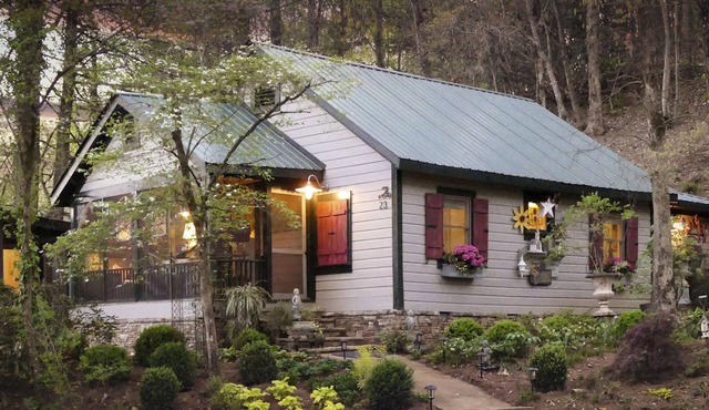The Garden Cottage – A Storybook Retreat in the North Georgia Mountains