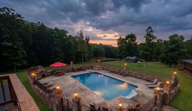 The Lodge at Cloudland with a private pool!