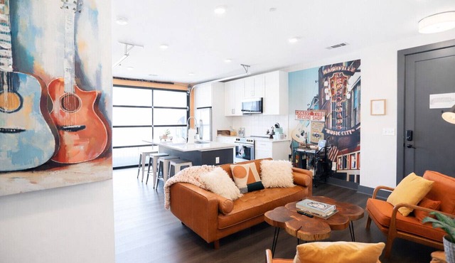The Muse Nashville Oasis: Modern 2BR | Balcony & Rooftop | Near Broadway