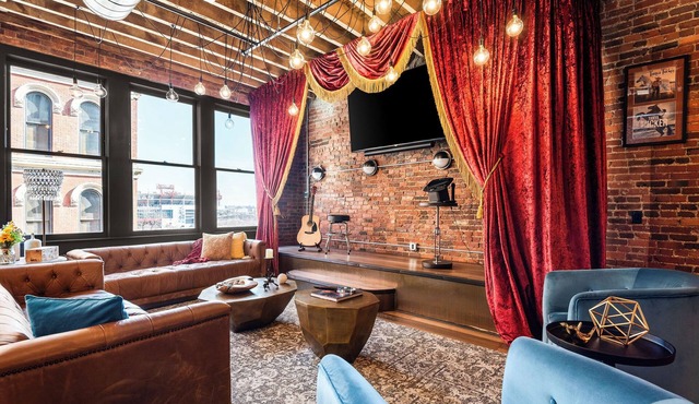 The Velvet Songbird | Downtown Luxe | Sleeps 24